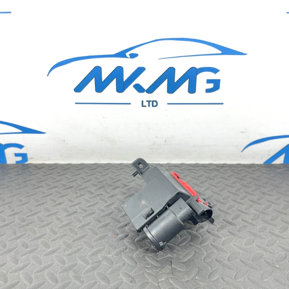 16-19 AUDI A4 B9 AVANT GENUINE POSITIVE BATTERY POWER DISTRIBUTION BOX CONNECTOR