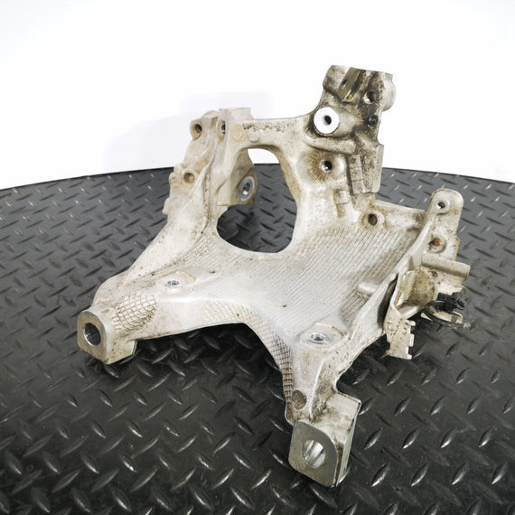 16-19 AUDI A4 B9 GENUINE 1.4 TFSI FRONT RIGHT SIDE SUBFRAME BRACKET 8W0399296E