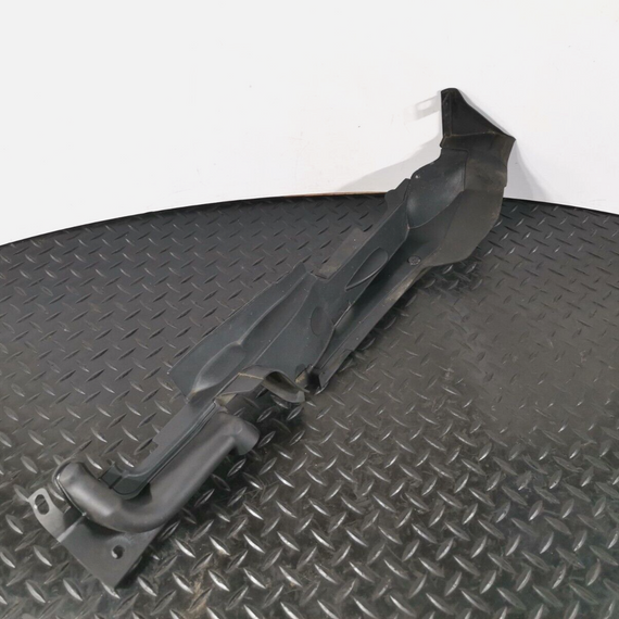 16-19 AUDI A4 B9 SALOON GENUINE RIGHT DRIVER SIDE WING PANEL  SEAL 8W0821170