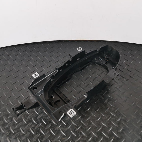 16-19 AUDI A4 B9 SALOON GENUINE MANUAL GEARSTICK MOUNTING BRACKET 8W0863531