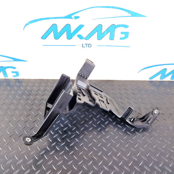 14-21 MERCEDES BENZ C300h W205 OEM FUSE BOX HOLDER BRACKET A2055452940
