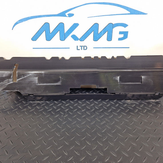 18-ON MERCEDES SPRINTER W907 W910 AIR DUCT COVER A9105050200