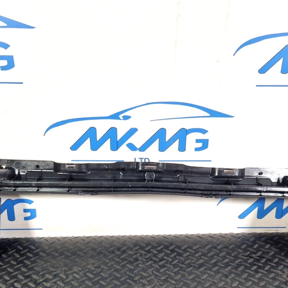 14-20 MERCEDES BENZ GLA X156  FRONT BUMPER CENTRE COVER SHROUD A1568854422