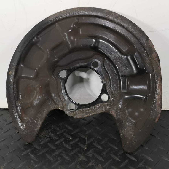 MERCEDES B A-CLA W177 W176 W246 DIRVER SIDE REAR HUB COVER PLATE A2464230520