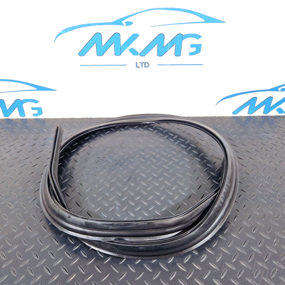 18-ON MERCEDES BENZ SPRINTER W907 HOOD BONNET RUBBER GASKET SEAL A9108871100