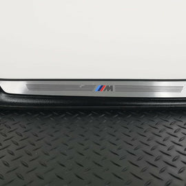 BMW X1 E84 GENUINE FRONT RIGHT DRIVER SIDE STEP KICK PLATE TRIM 2990844