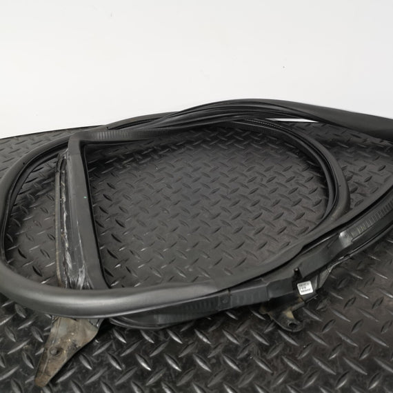 2013 AUDI A5 SPORTBACK REAR PASSENGER LEFT RUBBER WEATHER DOOR SEAL 8T8833707C