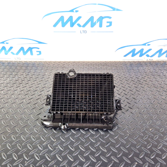 16-19 AUDI A4 B9 S-LINE GENUINE FRONT AIR INTAKE DUCT VENT 8W2819904A