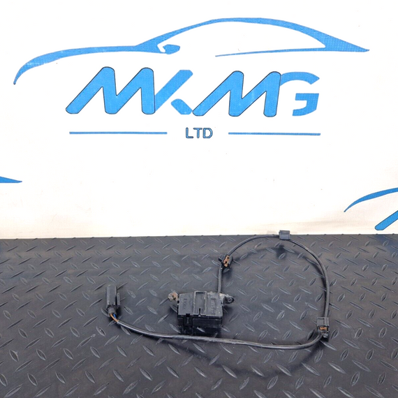 18-ON MERCEDES BENZ SPRINTER W907 HOOD HANDLE BONNET RELEASE A9079820900