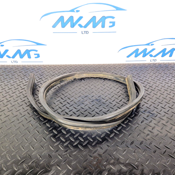 18-ON MERCEDES BENZ SPRINTER W907 HOOD BONNET RUBBER GASKET SEAL A9108871100