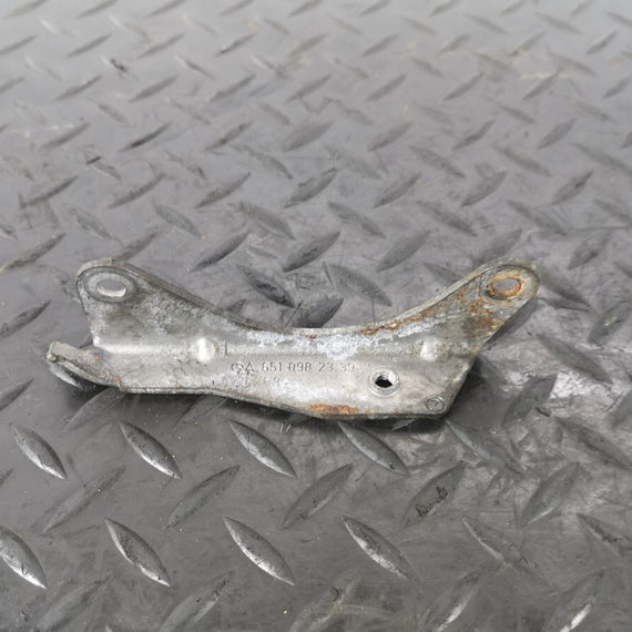 12-18 MERCEDES A B CLA-CLASS 1.8/2.1 CDI INTAKE MANIFOLD BRACKET A6510982339