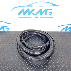 16-19 AUDI A4 AVANT B9 3.0 S-LINE GENUINE LEFT SIDE DOOR RUBBER SEAL 8W9833721