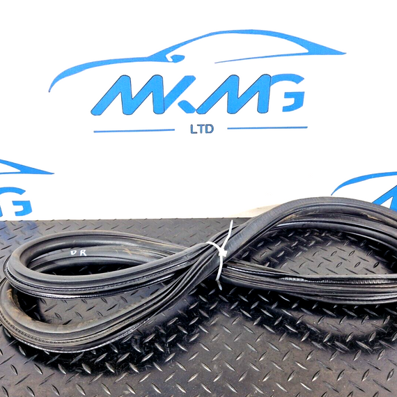 16-19 AUDI A4 B9 AVANT GENUINE LEFT SIDE REAR DOOR RUBBER SEAL 8W9833721