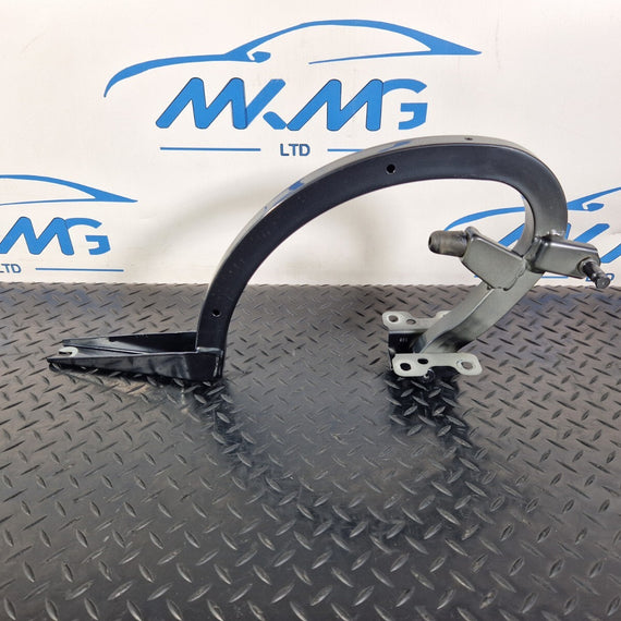 16-19 AUDI A4 B9 REAR LEFT N/S BOOT HINGE IN GREY LX7L 8W5827305A 8W5827729