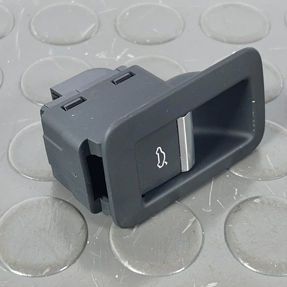 16-19 AUDI A4 B9 ESTATE GENUINE TAILGATE BOOT LID OPEN BUTTON SWITCH 8W2959830