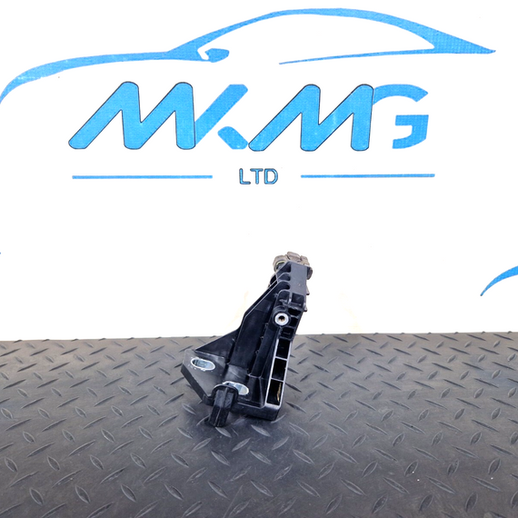 14-21 MERCEDES BENZ C200d W205 FRONT RIGHT SLAM PANEL BRACKET A2055014420