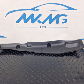 16-19 AUDI A4 B9 SALOON GENUINE FRONT RIGHT WING FILLER INSULATOR 8W0821112