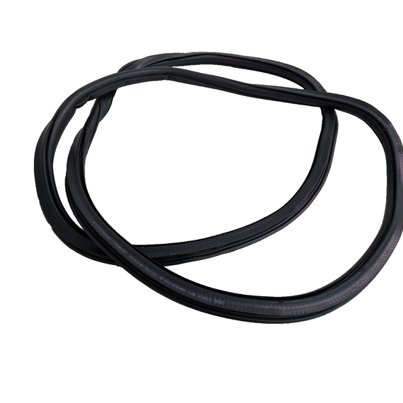 16-19 AUDI A4 B9 SPORT GENUINE OEM FRONT RIGHT SIDE DOOR RUBBER SEAL 8W0831721B