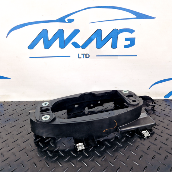 16-19 AUDI A4 B9 AVANT GENUINE GEARSTICK MOUNTING PLATE BRACKET 8W0863531