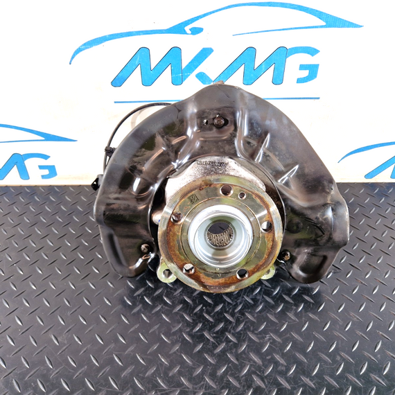 19-ON MERCEDES BENZ B CLASS W247  FRONT LEFT N/S WHEEL HUB A2473320700
