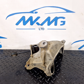 16-19 AUDI A4 B9 GENUINE LEFT N/S ENGINE MOUNT BRACKET 4M0199307AD