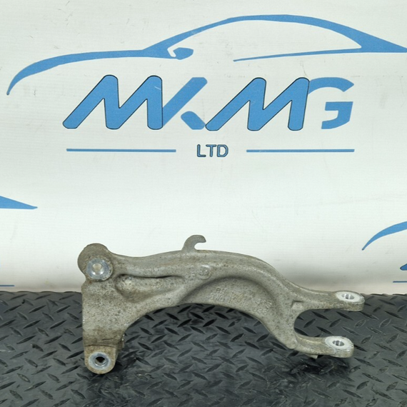 16-19 AUDI A4 B9 GENUINE OEM FRONT RIGHT SIDE SUSPENSION STRUT BRACKET 8W0413038