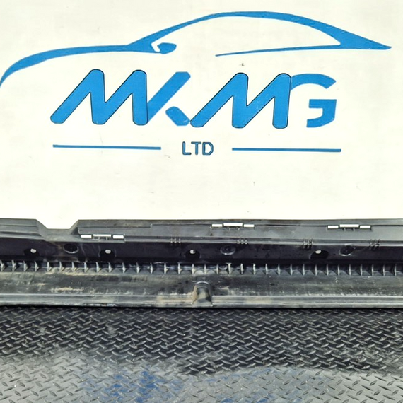 11-19 MERCEDES W166 RIGHT DRIVER SIDE SKIRT HOLDER BRACKET A1666900210