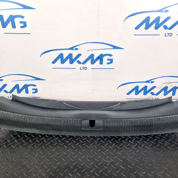 16-19 AUDI A4 B9 SALOON GENUINE TAILGATE BOOT LOCK TRIM COVER SILL 8W5863471