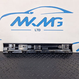 16-22 BMW X1 F48 Front Right Sideskirt Bracket 7332330