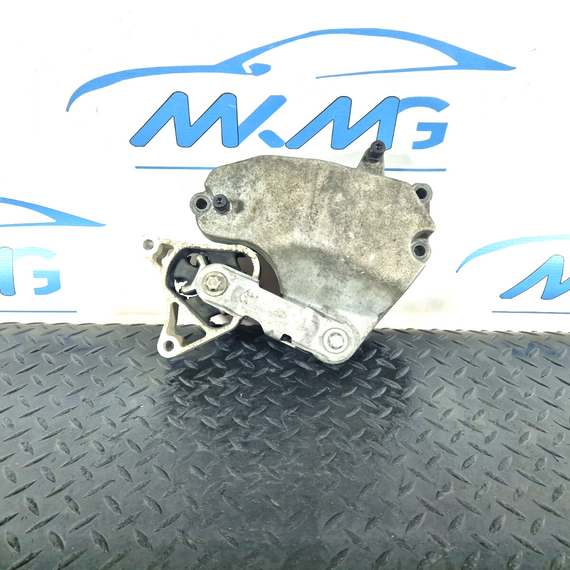 13-19 MERCEDES BENZ CLA C117 RIGHT DRIVER SIDE ENGINE MOUNT OEM A2702230002