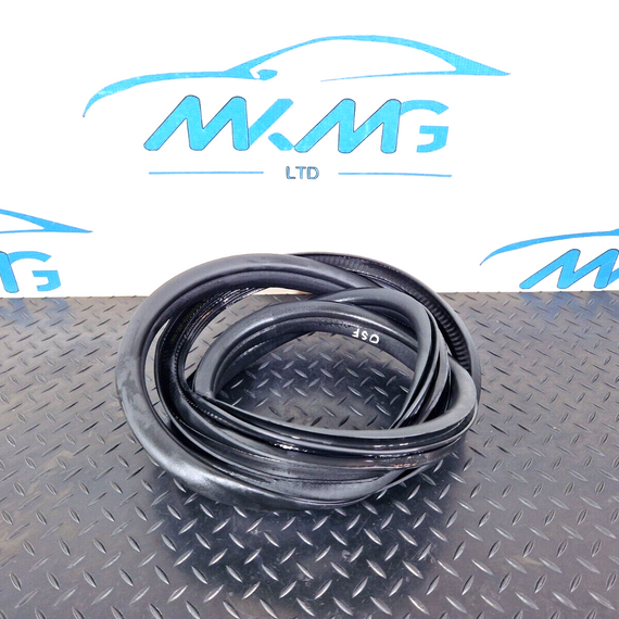 14-21 MERCEDES BENZ C200 W205 FRONT DOOR LEFT SIDE RUBBER SEAL A2056970051