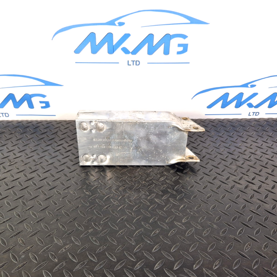 14-21 MERCEDES C300h W205 FRONT RIGHT BUMPER REINFORCEMENT BRACKET A2056200495