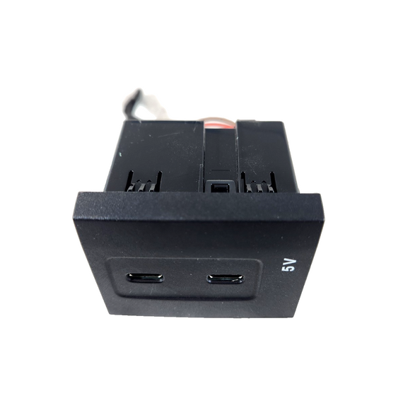 19-ON MERCEDES BENZ B CLASS W247 GENUINE DUAL USB C PORTS SOCKET A2478200301