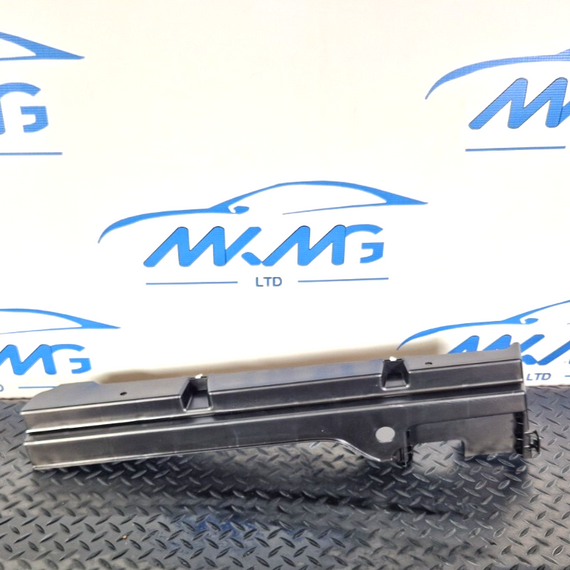 14-20 MERCEDES BENZ GLA 200 X156 LEFT QUATER PANEL TRIM BRACKET A1568901100