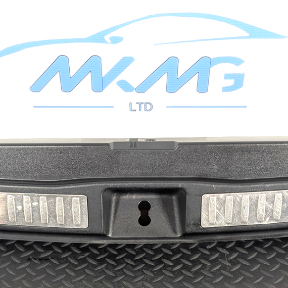 11-19 MERCEDES BENZ ML W166 GENUINE BOOT SILL LOCK TRIM COVER PANEL A1666900041