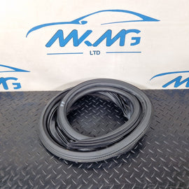 16-19 AUDI A4 B9 GENUINE FRONT LEFT OR RIGHT SIDE DOOR RUBBER SEAL 8W0831721