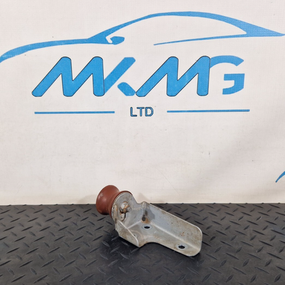 14-21 MERCEDES BENZ W205 OEM MUFFLER MOUNT BRACKET HOLDER A2054921200