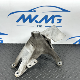 16-19 GENUINE AUDI A4 B9 1.4 TFSI GENUINE RIGHT ENGINE MOUNT BRACKET 8W0199308A