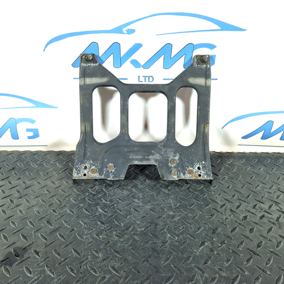 14-23 MERCEDES BENZ VITO W447 FRONT CENTRE SUPPORT BRACKET COWL A4478801003