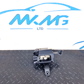 16-19 AUDI A4 B9 S-LINE BATTERY POWER DISTRIBUTION FUSE BOX 8W0941823