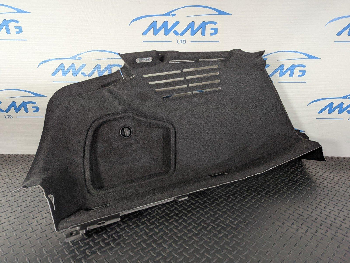 16-19 AUDI A4 B9 GENUINE REAR PASSENGER SIDE BOOT TRIM PANEL 8W5863879AA