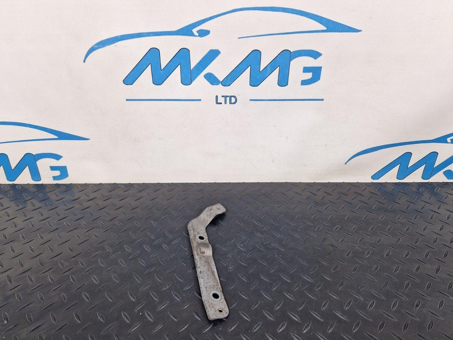 18-ON MERCEDES SPRINTER W907 W910 STARTER MOUNT SUPPORT BRACKET A6511510040