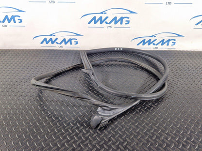 17-24 AUDI S5 F5 COUPE GENUINE O/S/F FRONT RIGHT SIDE DOOR SEAL RUBBER 8W6831708