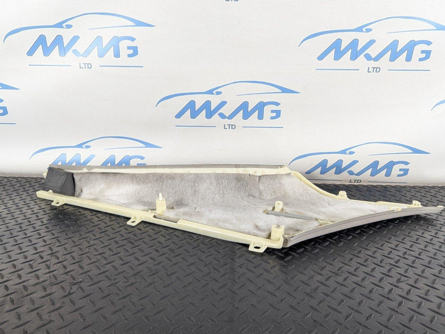 11-19 MERCEDES BENZ ML W166 GENIUNE REAR RIGHT SIDE PILLAR COVER A1666905025