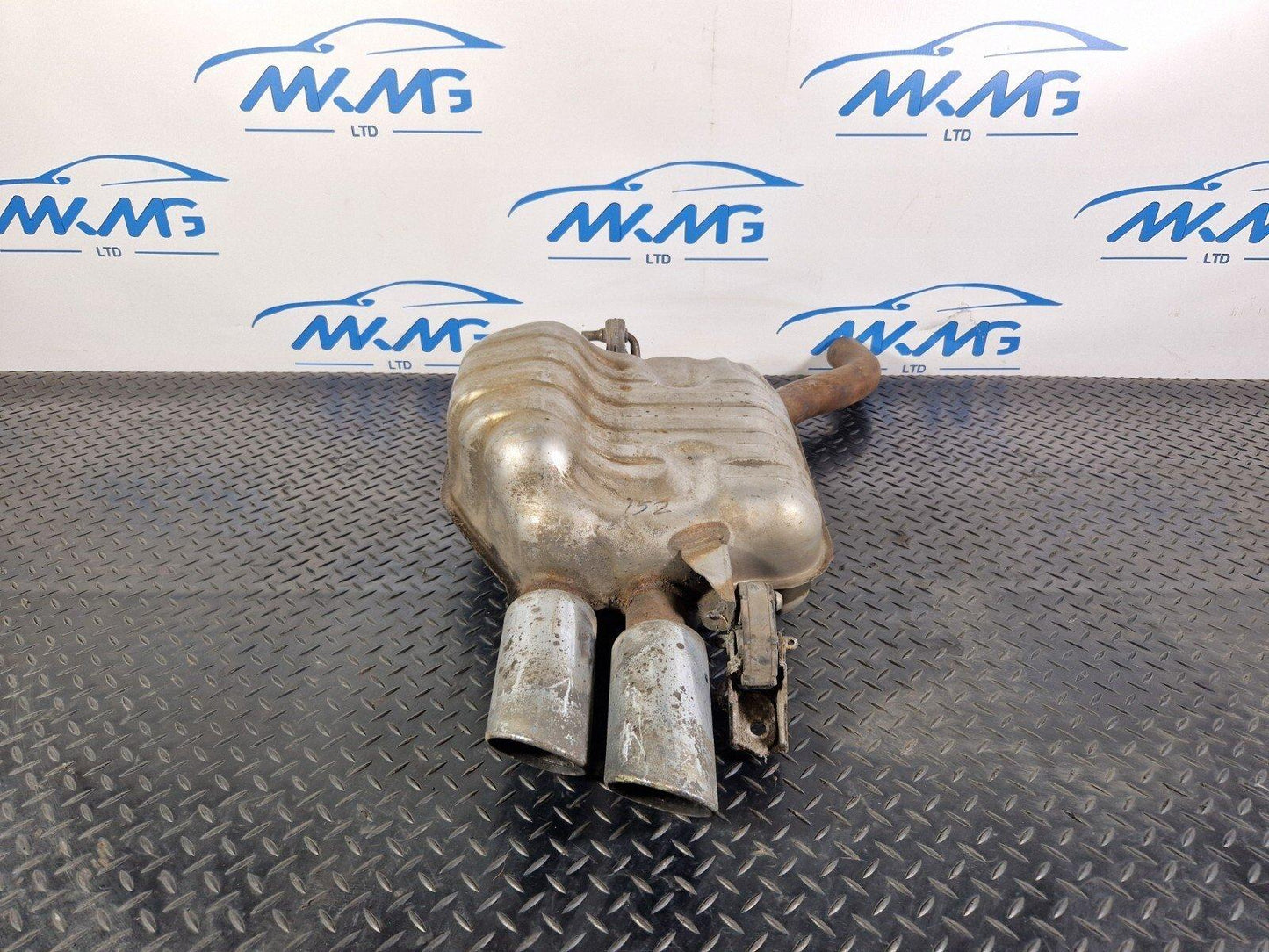 16-19 AUDI A4 B9 REAR EXHAUST BOX 8W0253611D