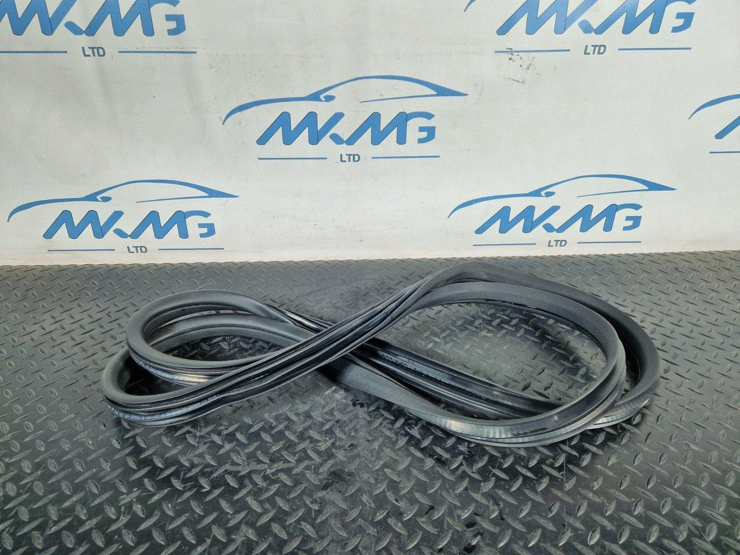11-19 MERCEDES ML W166 OEM REAR LEFT OR RIGHT SIDE DOOR RUBBER SEAL A1666970151