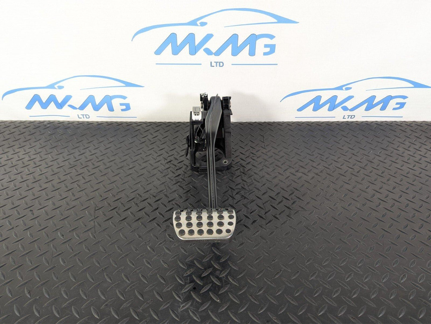 13-19 MERCEDES BENZ CLA C117 GENUINE OEM BRAKE PEDAL ASSEMBLY A2462920308