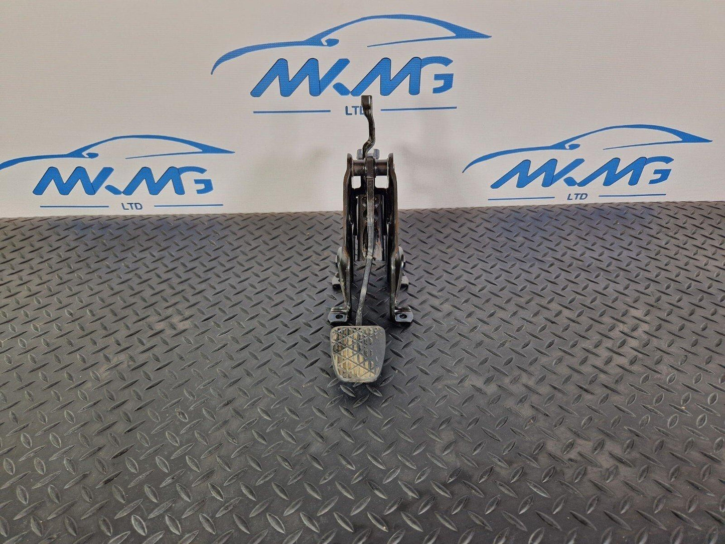 18-ON MERCEDES BENZ SPRINTER W907 W910 BRAKE PEDAL ASSEMBLY A9102900000