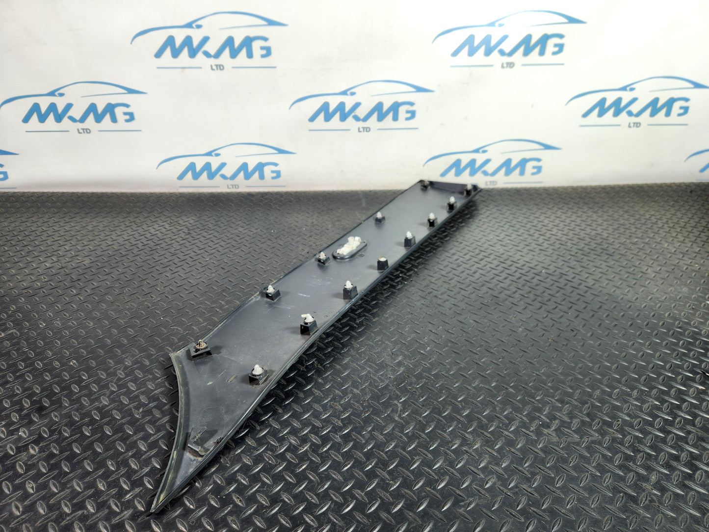 MercedesBenz Sprinter W907 Genuine Rear Right Moulding Strip Damaged A9106907200