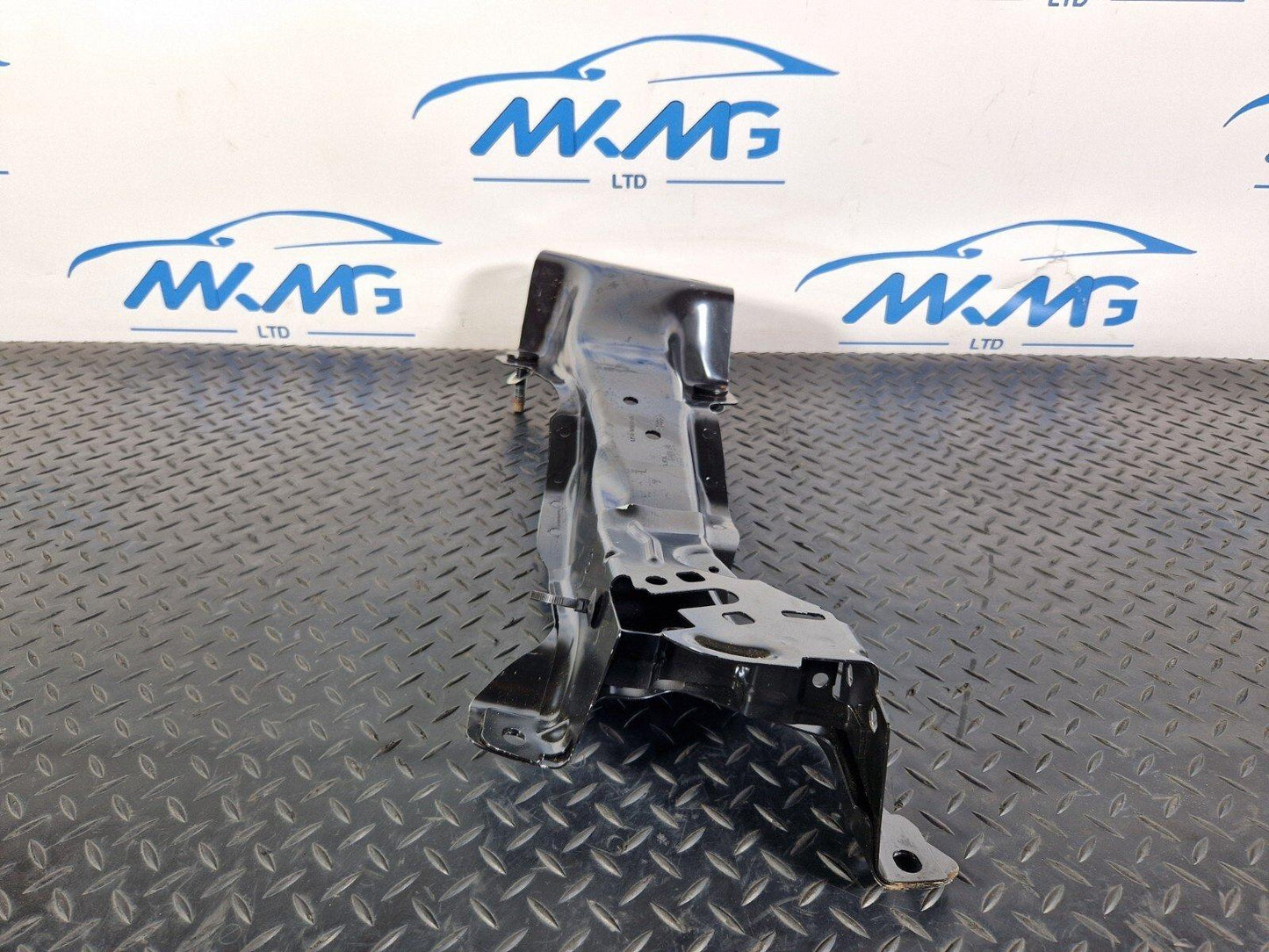 2019-ON LAND ROVER DISCOVERY L550 LEFT SIDE FLOOR SUPPORT BRACKET LK72103A11AD